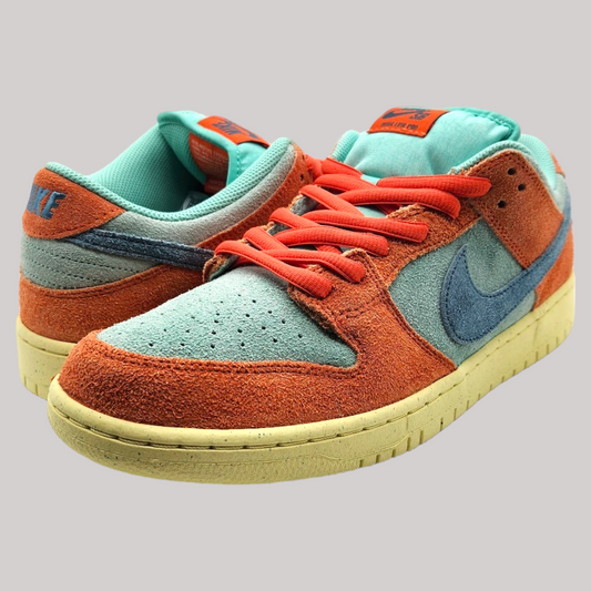 Nike SB Dunk Low "Orange Emerald"