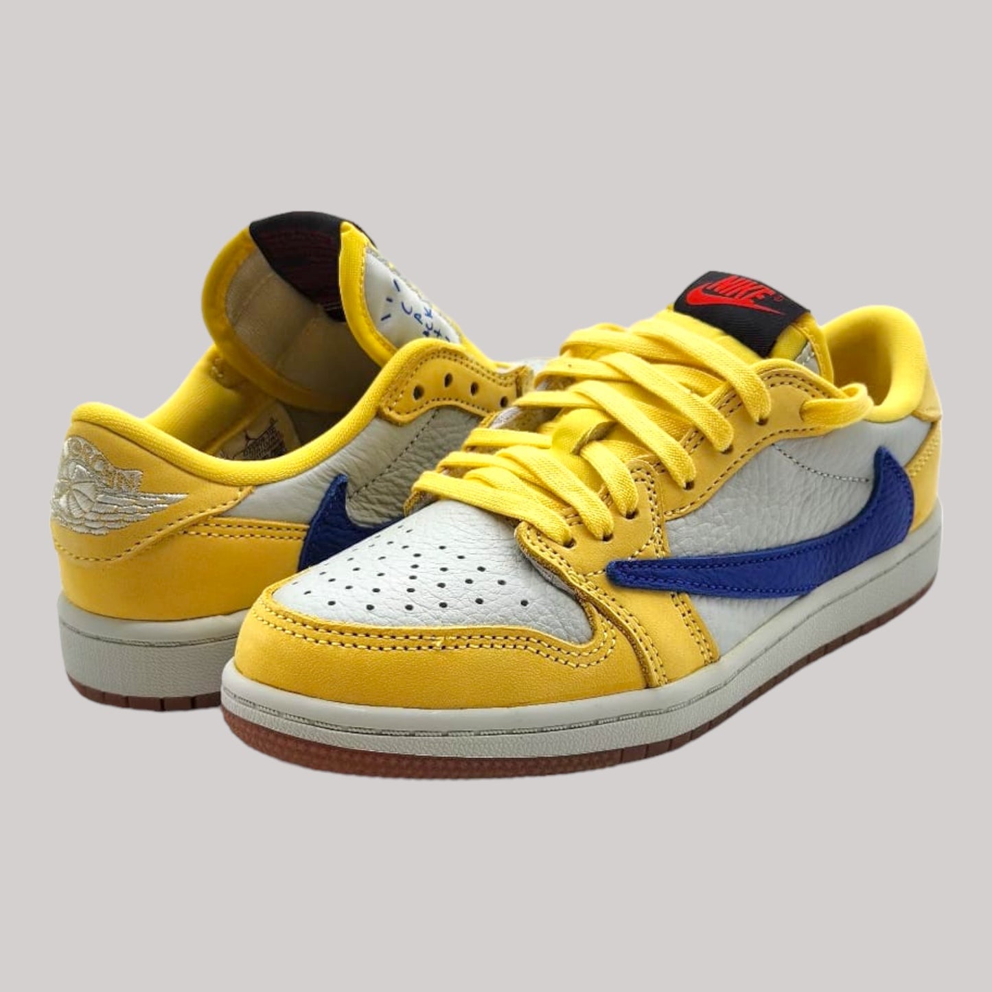 Jordan 1 Low Travis Scott "Canary"